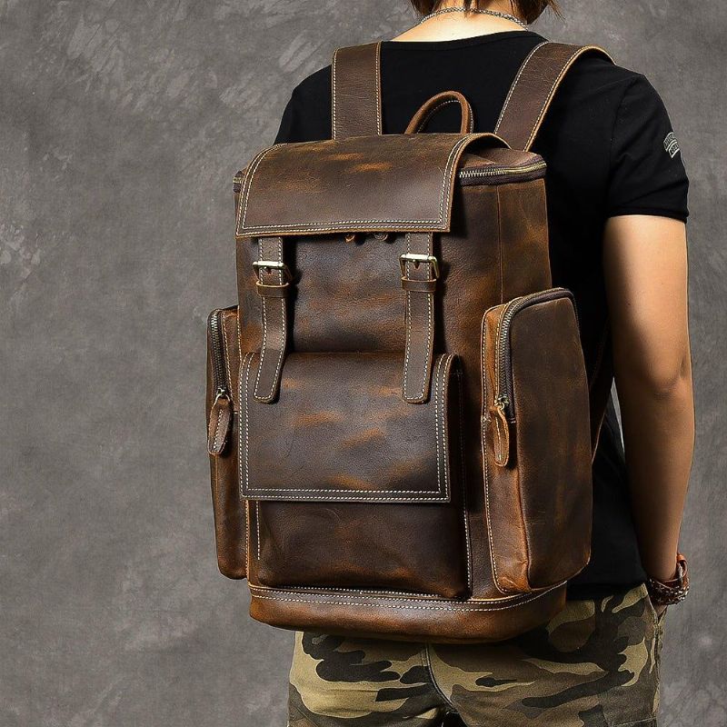 Großer Lederrucksack Im Vintage-stil