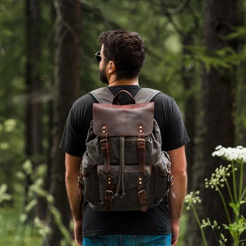 Großer Rucksack Aus Leder Und Canvas